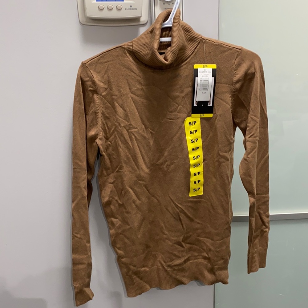NWT Andrew Mac Tan Turtleneck